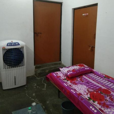 Mannat Rooms Allāhābād Junction 外观 照片